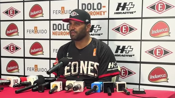 Albert Pujols, dirigente de los Leones del Escogido