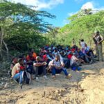 Ejército detiene jeep con 20 nacionales haitianos indocumentados en Valverde