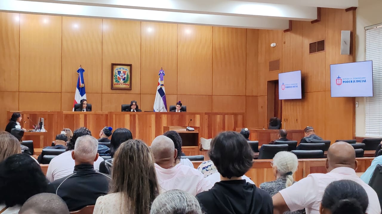 Juezas en medio de una audicencia.