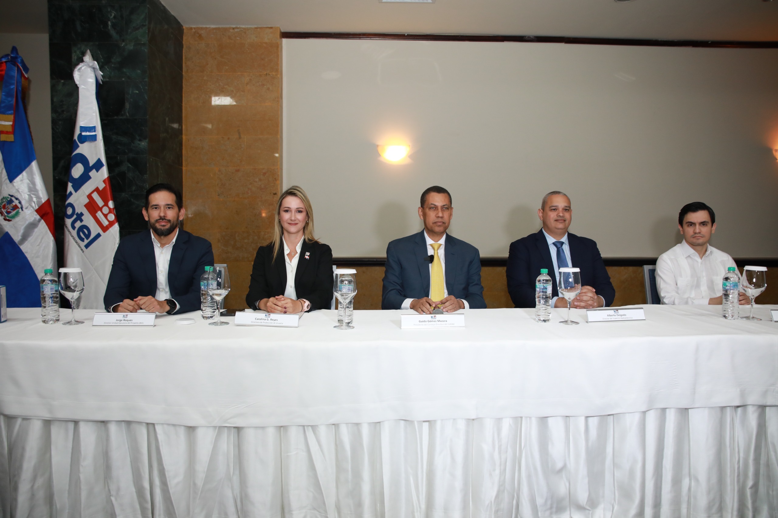 INDOTEL inicia entrega de cajas convertidoras para la Televisión Terrestre Digital en región norte del país