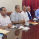 Ricardo de los Santos se reúne con comunitarios y representantes de la Barrick Gold