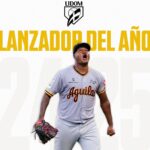 Enny Romero gana el premio lanzador del año en la tercera premiación de la temporada.