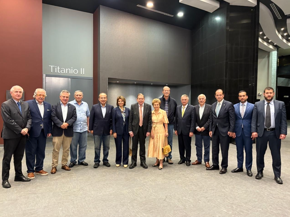 González Urrutia se reúne con Hipólito Mejía y otros expresidentes latinoamericanos en Panamá