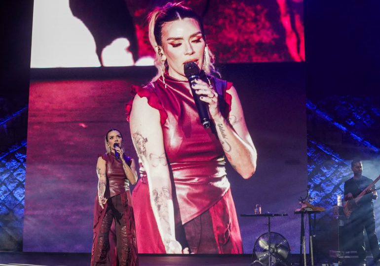 ¡Kany lo fue todo! La artista puertorriqueña deleitó su público dominicano con sus canciones en Altos de Chavón