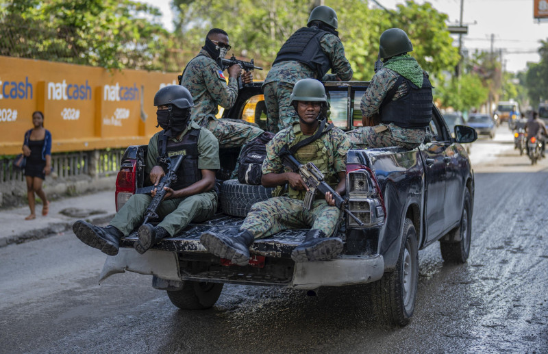 Oficial de la Fuerza Multinacional de Apoyo muere tras ser herido de bala en Haití