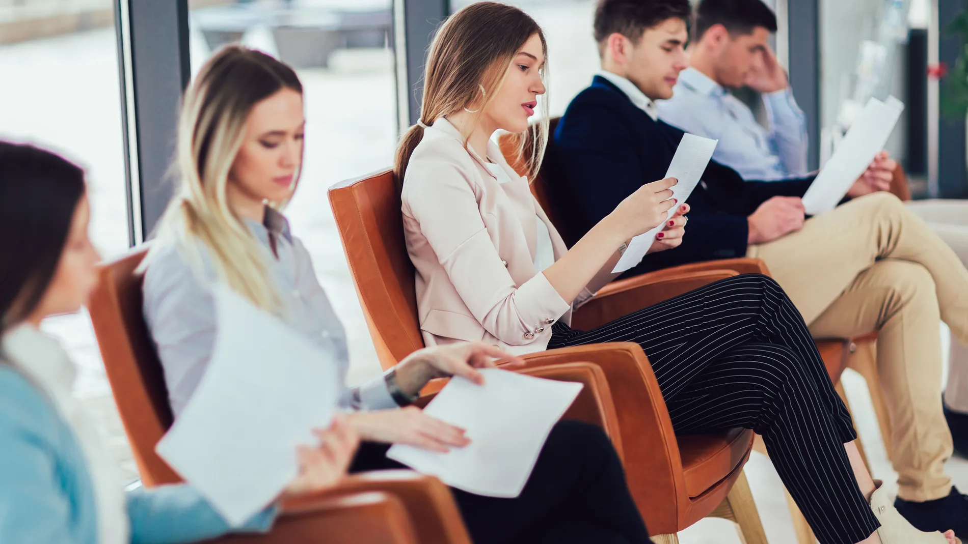 ¿No tienes empleo? Anuncian vacantes laborales en Santiago