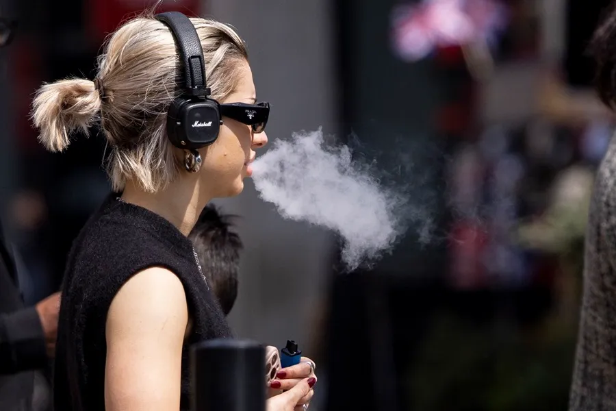 Fiscal de Nueva York demanda a empresas de vapeadores de EE.UU. por favorecer una «epidemia»