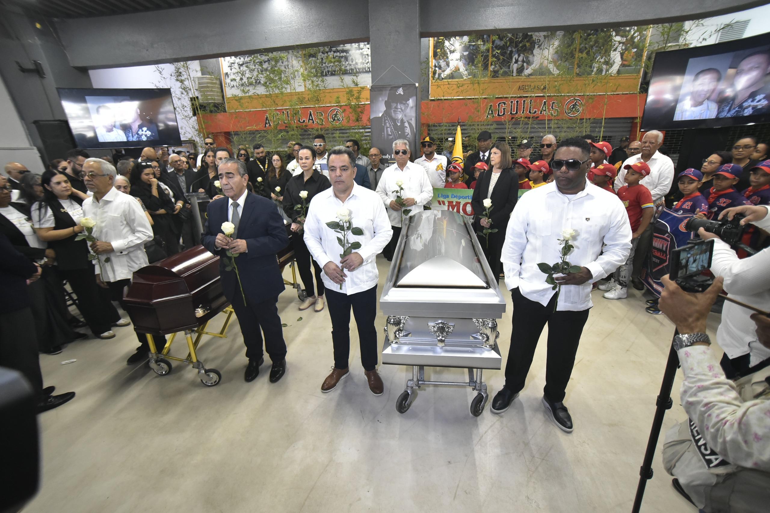 Despiden a Mendy López y Juan José Tejada.