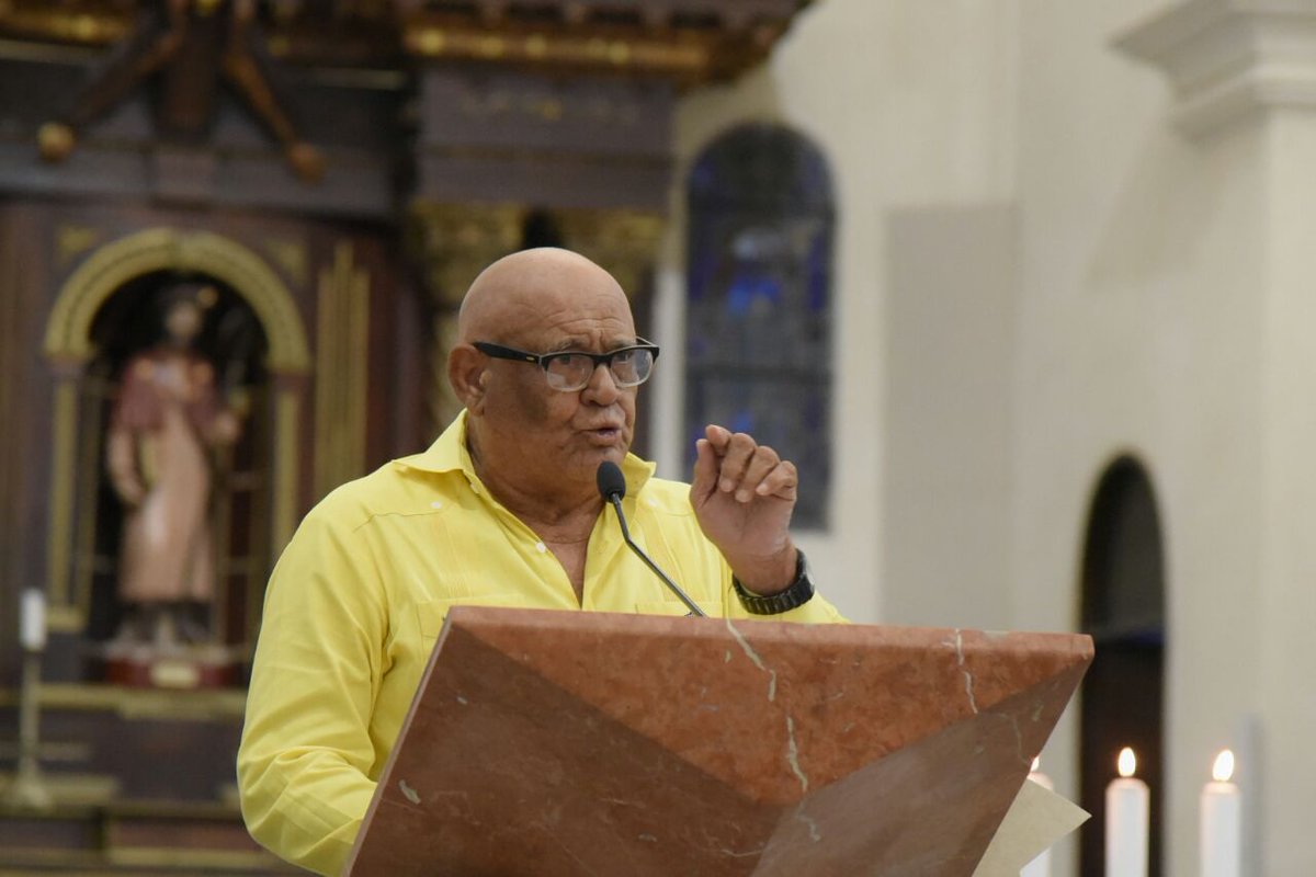 Mendy López, pasado narrador de las Águilas Cibaeñas.