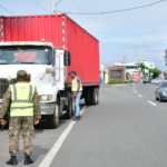 Prohíben circulación de vehículos pesados por avenidas 27 de Febrero y Estrella Sadhalá en Santiago