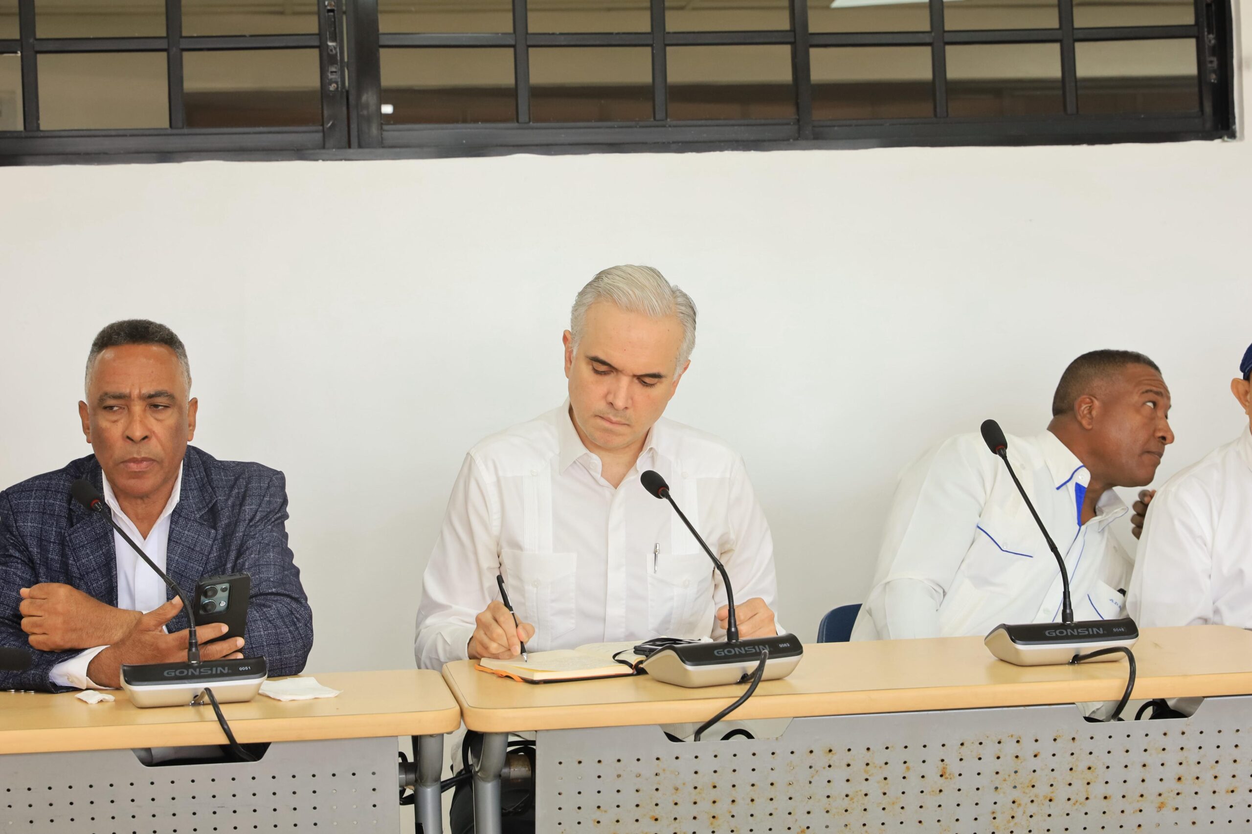 Luis Miguel De Camps durante un encuentro con la Asociación de Padres y Madres Amigos de la Escuela (APMAE)