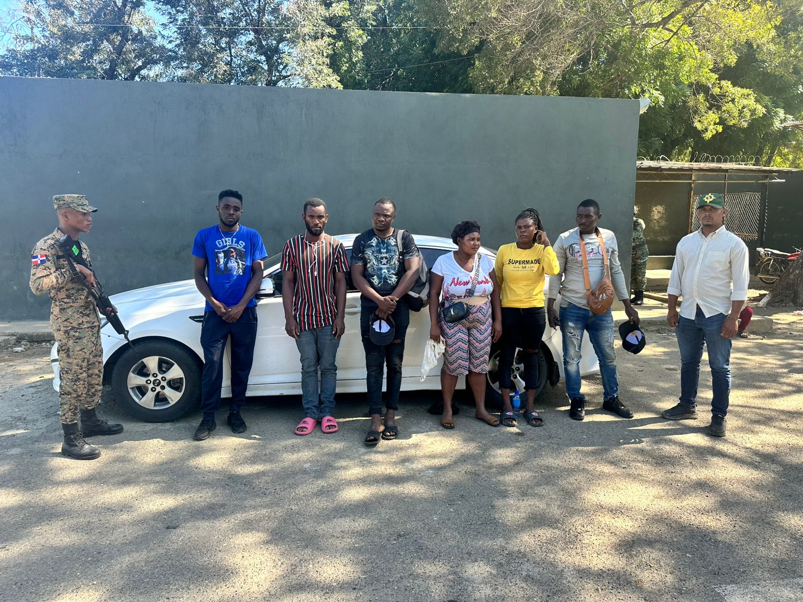 En varios operativos fueron detenidos más de un centenal de haitianos indocumentados