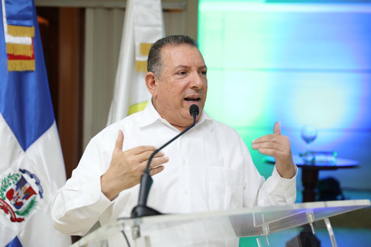 Presidente del Consejo de Administración de COOPNAMA, Santiago Portes,