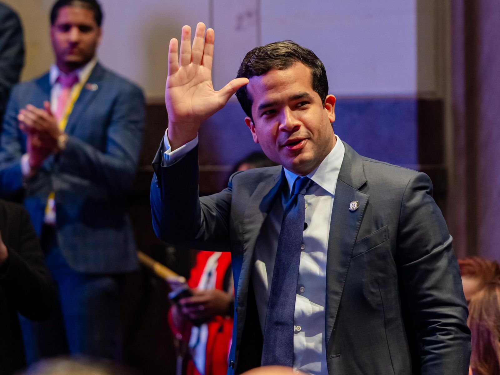 Omar Fernández aconseja valorar a dominicanos en el exterior