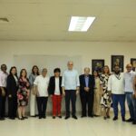 El ministro designado de Educación, Luis Miguel De Camps, junto a representantes del Foro Socioeducativo.