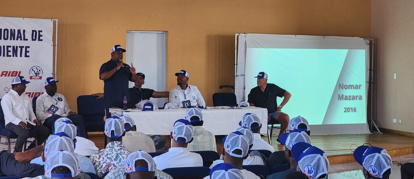 La Asociación Internacional de Béisbol Independiente -AIBI- inscribe y carnetiza nuevos miembros en San Pedro de Macorís.