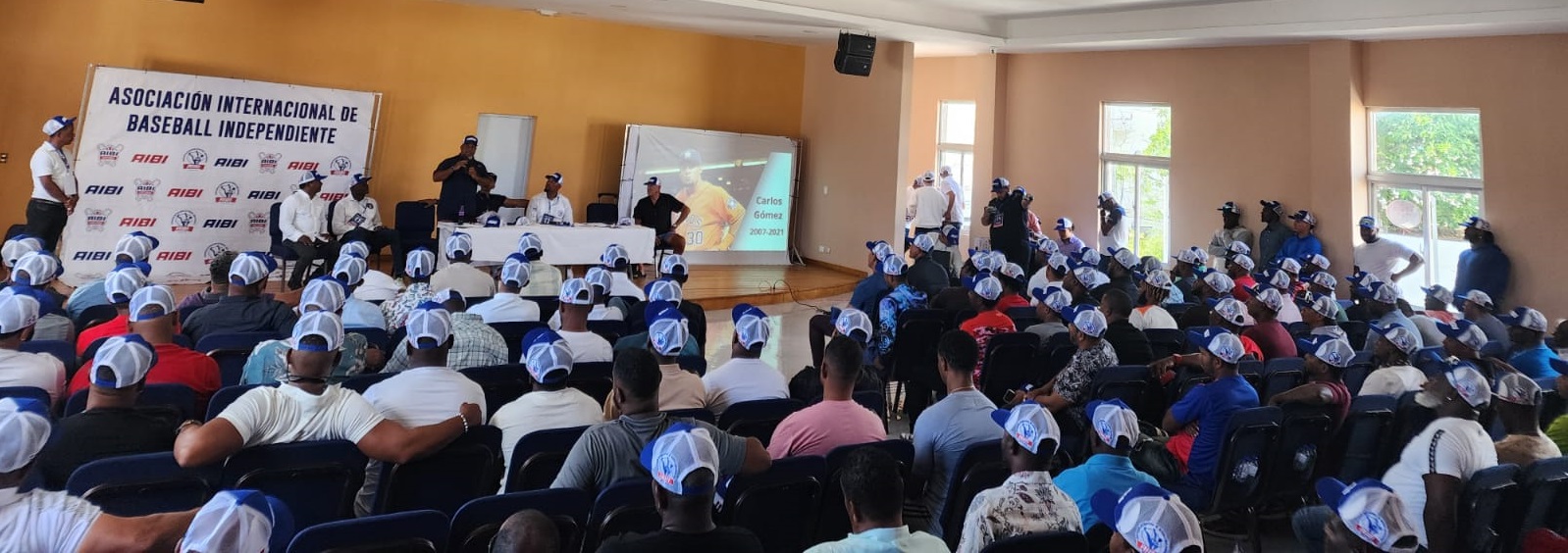 La Asociación Internacional de Béisbol Independiente -AIBI- inscribe y carnetiza nuevos miembros en San Pedro de Macorís.