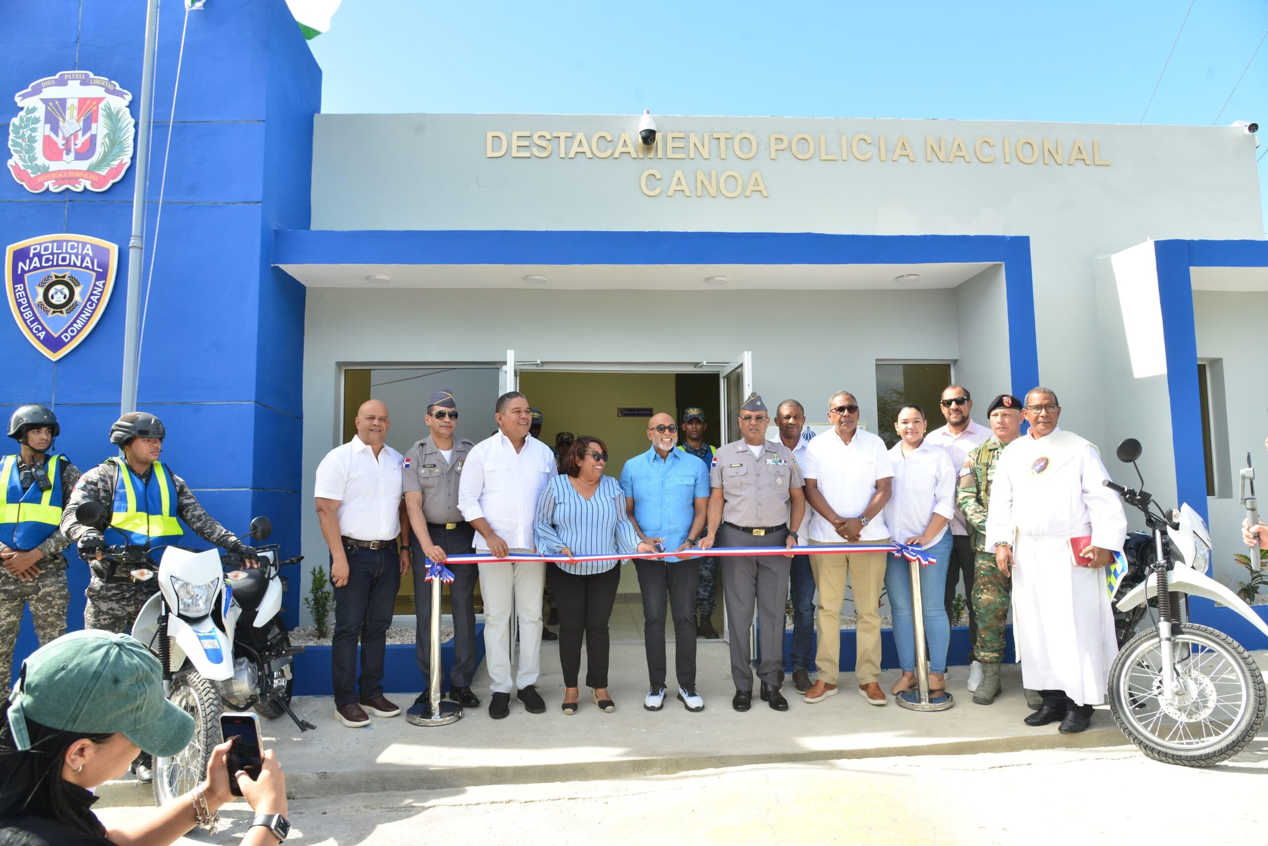 Inauguración deñ destacamento en el distrito municipal de Canoa, ubicado en el municipio de Vicente Noble, provincia Barahona.