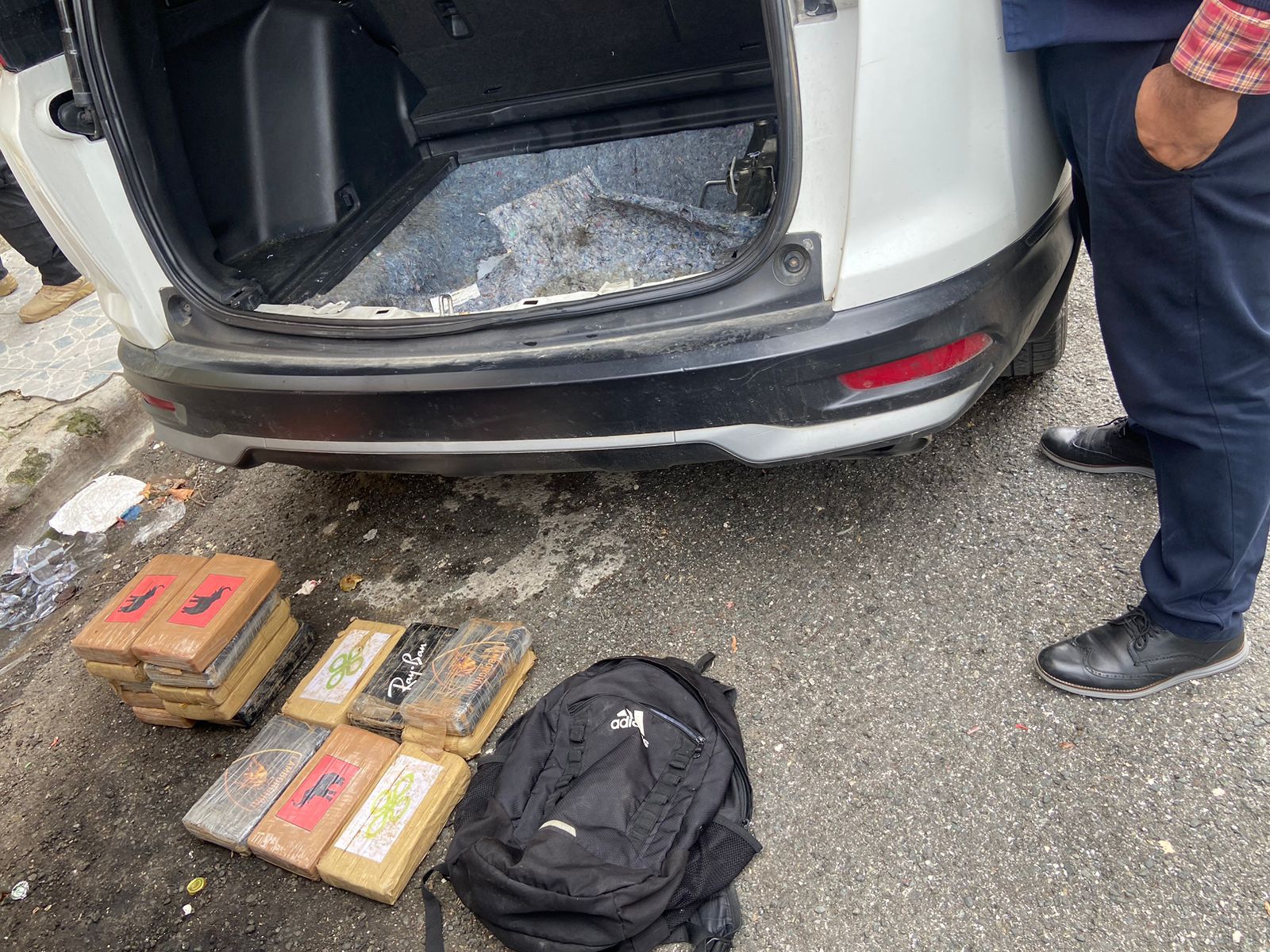 Autoridades detienen hombre vinculado a decomiso de 20 paquetes de SDN