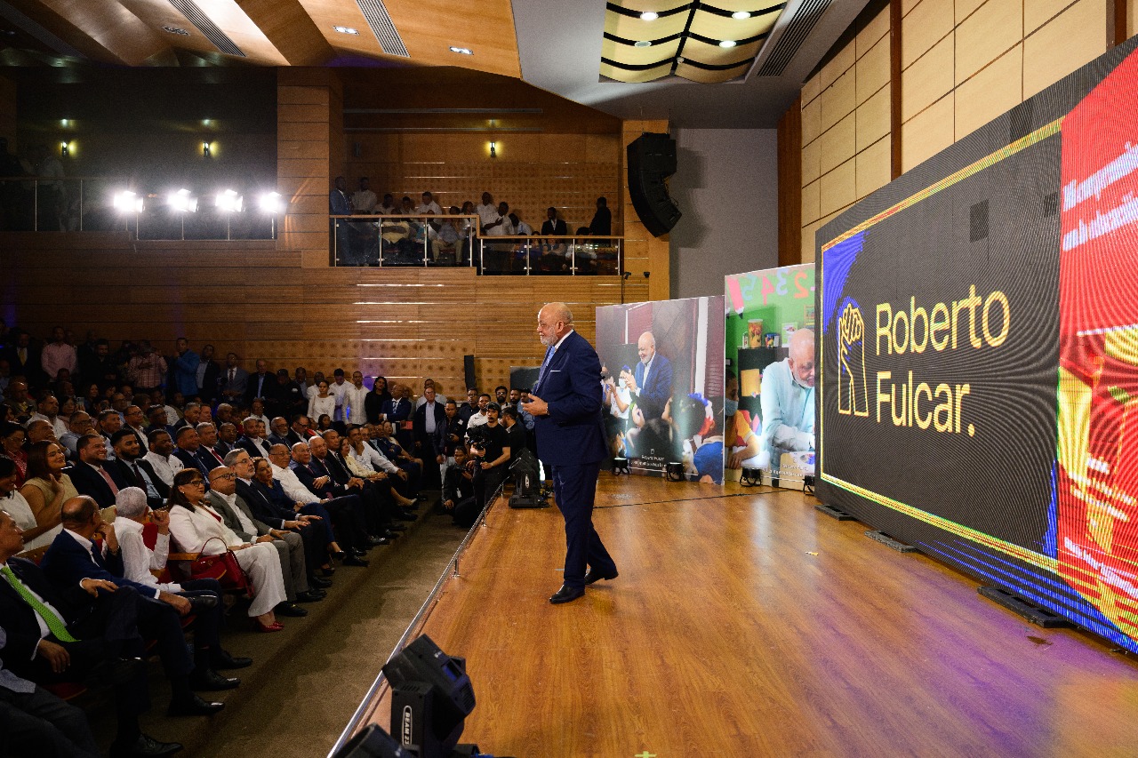 Exministro de Educación, Roberto Fulcar