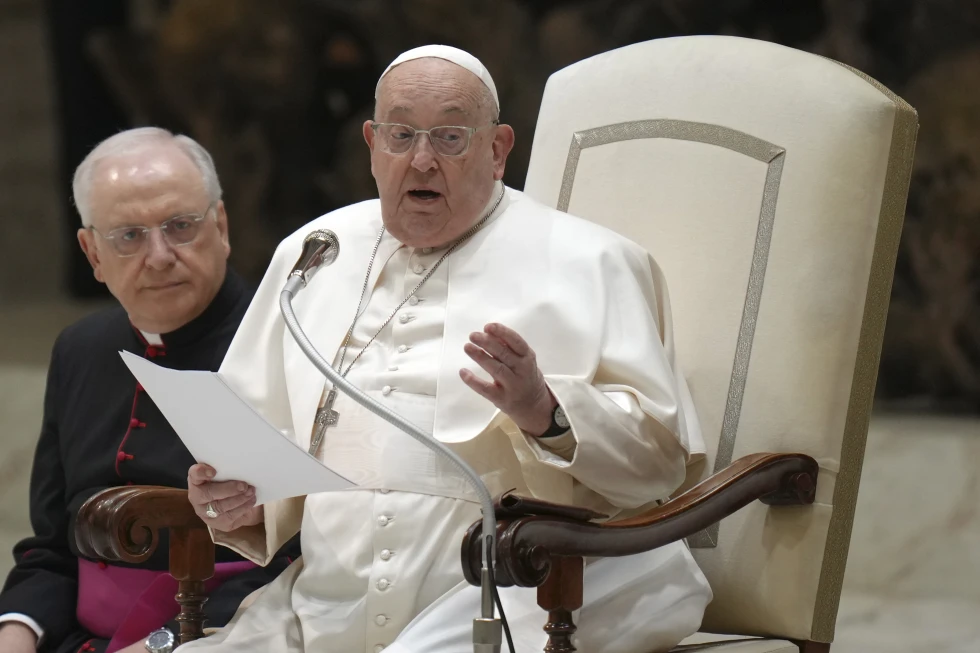 El papa Francisco está ingresado en el hospital Gemelli por bronquitis