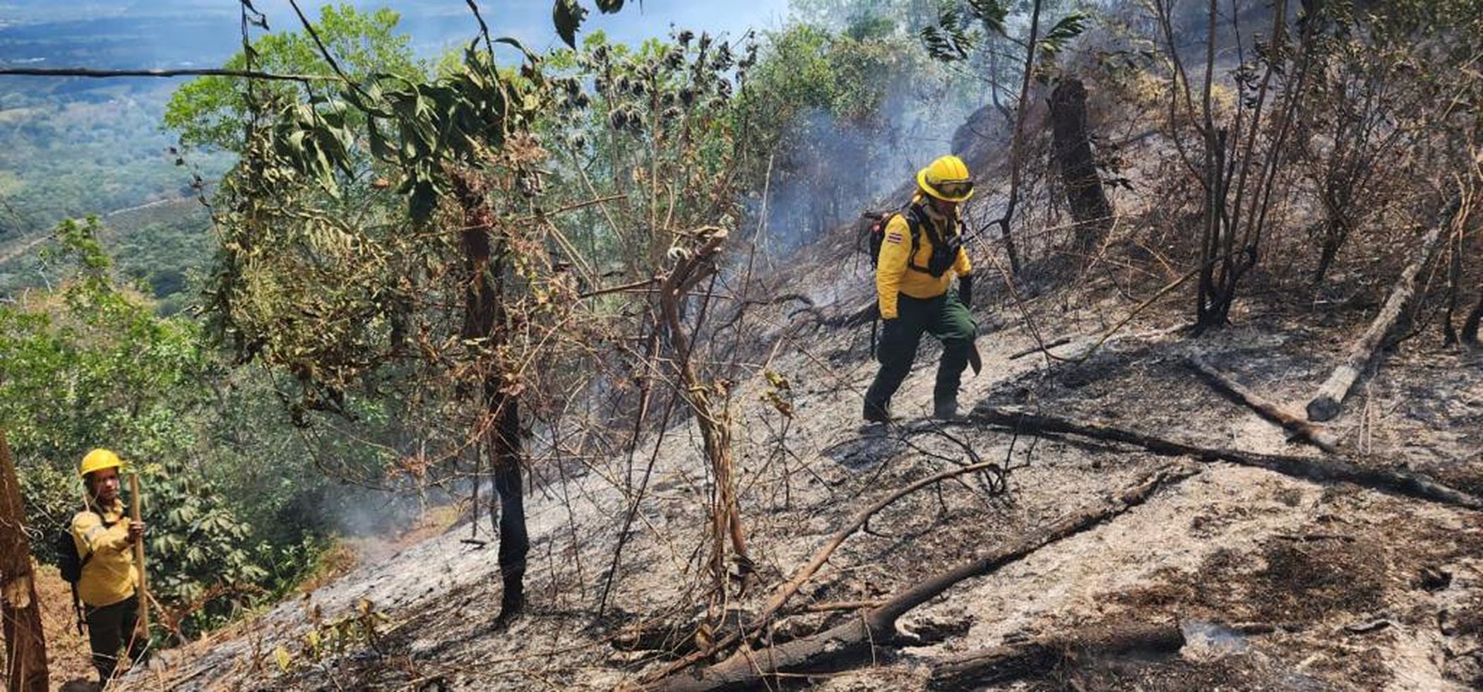 Anuncian aumento salarial para bomberos forestales a partir de marzo 2025