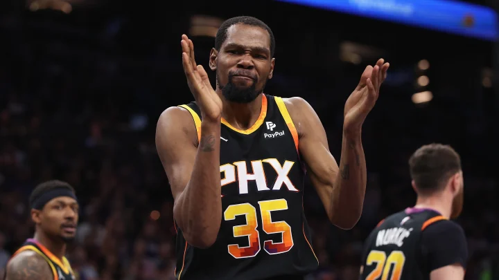 Kevin Durant llega a 30 mil puntos.