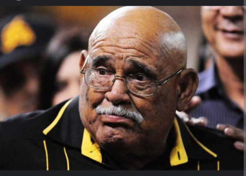 Mendy López, pasado narrador de las Águilas Cibaeñas.