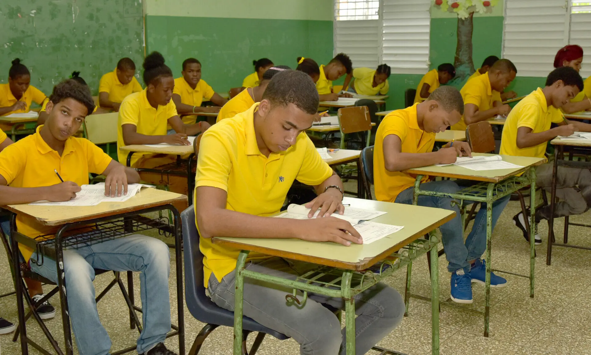 IDEC señala que una alta población escolar culmina el bachillerato en Prepara