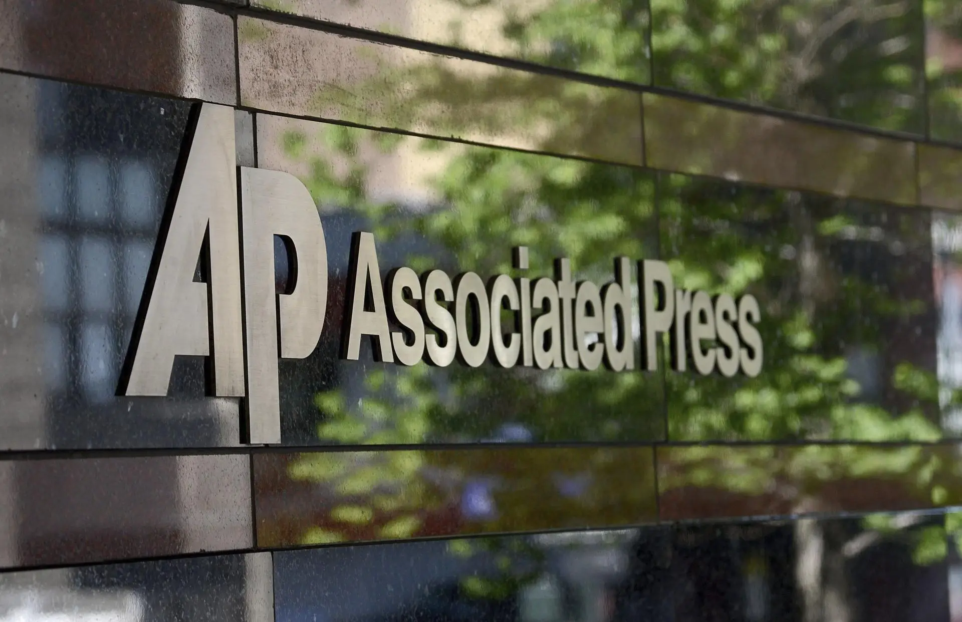 Alrededor de 30 medios estadounidenses solicitan al gobierno “levantar veto” a la agencia AP