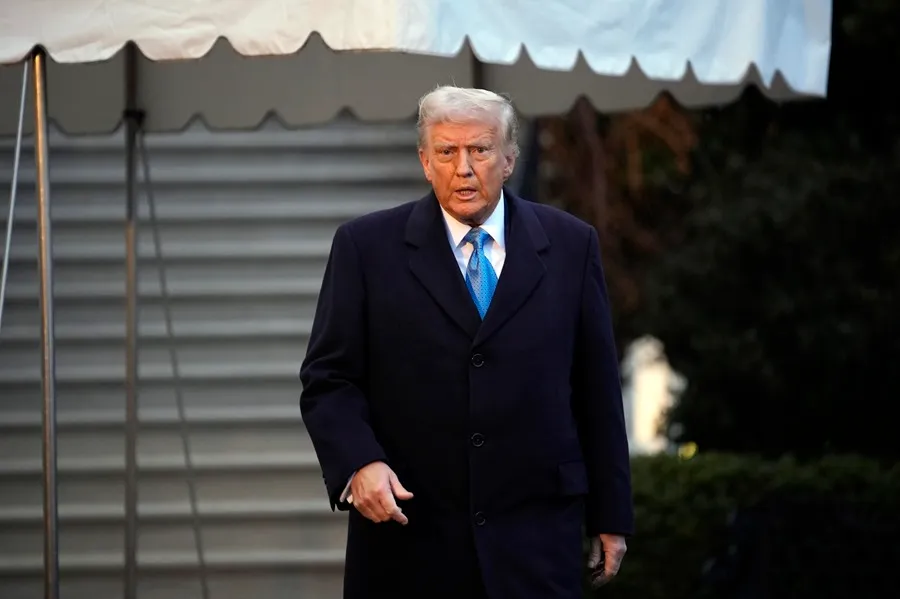 Trump ordena bombardeos en Somalia contra el Estado Islámico y anuncia la muerte de varios miembros