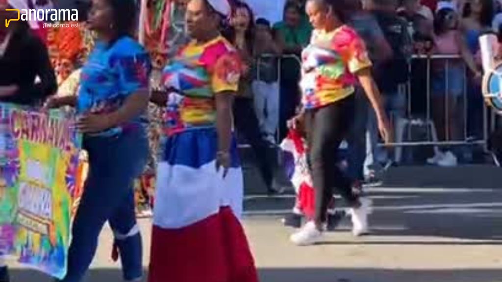Carnaval del Distrito Nacional llena de color, ritmo y alegría el malecón de Santo Domingo
