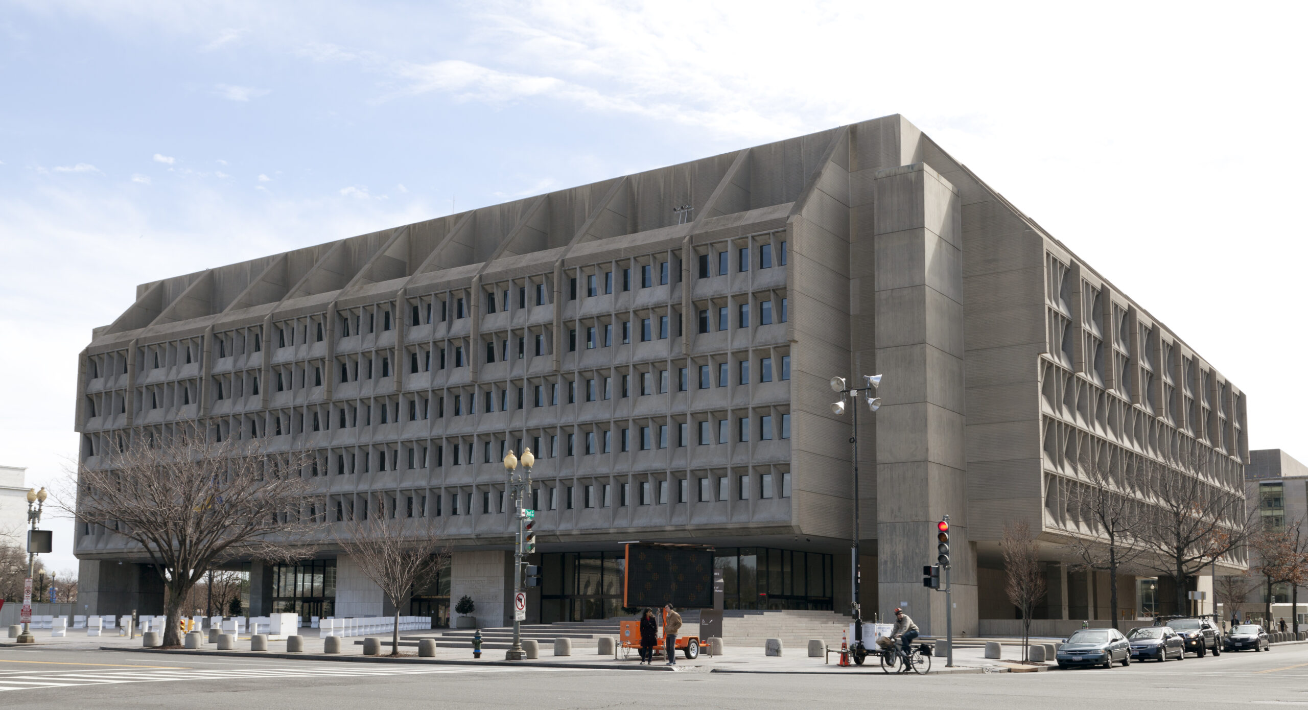 La medida entrará en vigor a partir de mayo próximo y hoy el HHS envió a los dirigentes sindicales de la Federación Estadounidense de Empleados Públicos un aviso formal de reducción de plantilla.