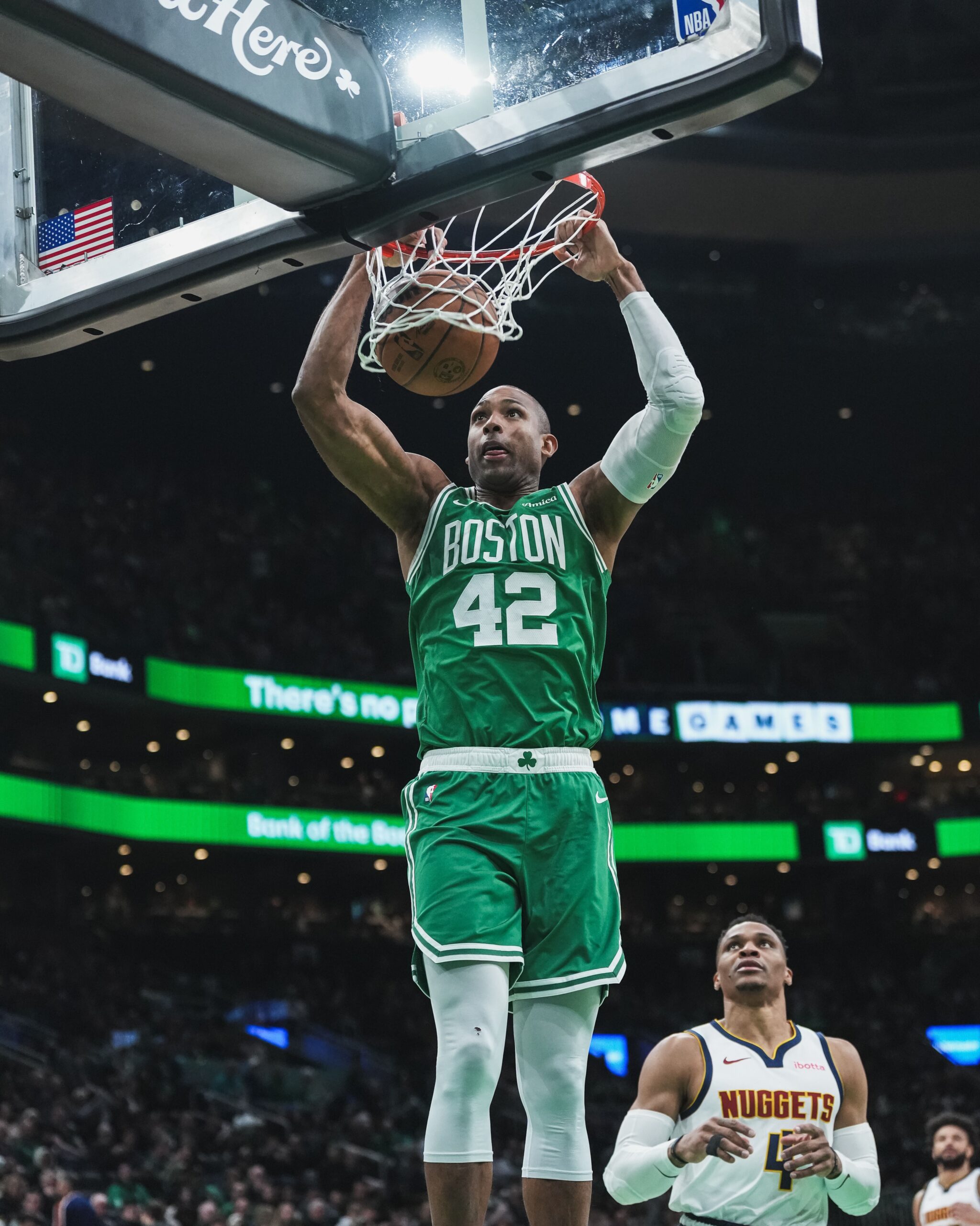 Dominicano Al Horford tuvo un buen partido con Boston este domingo.