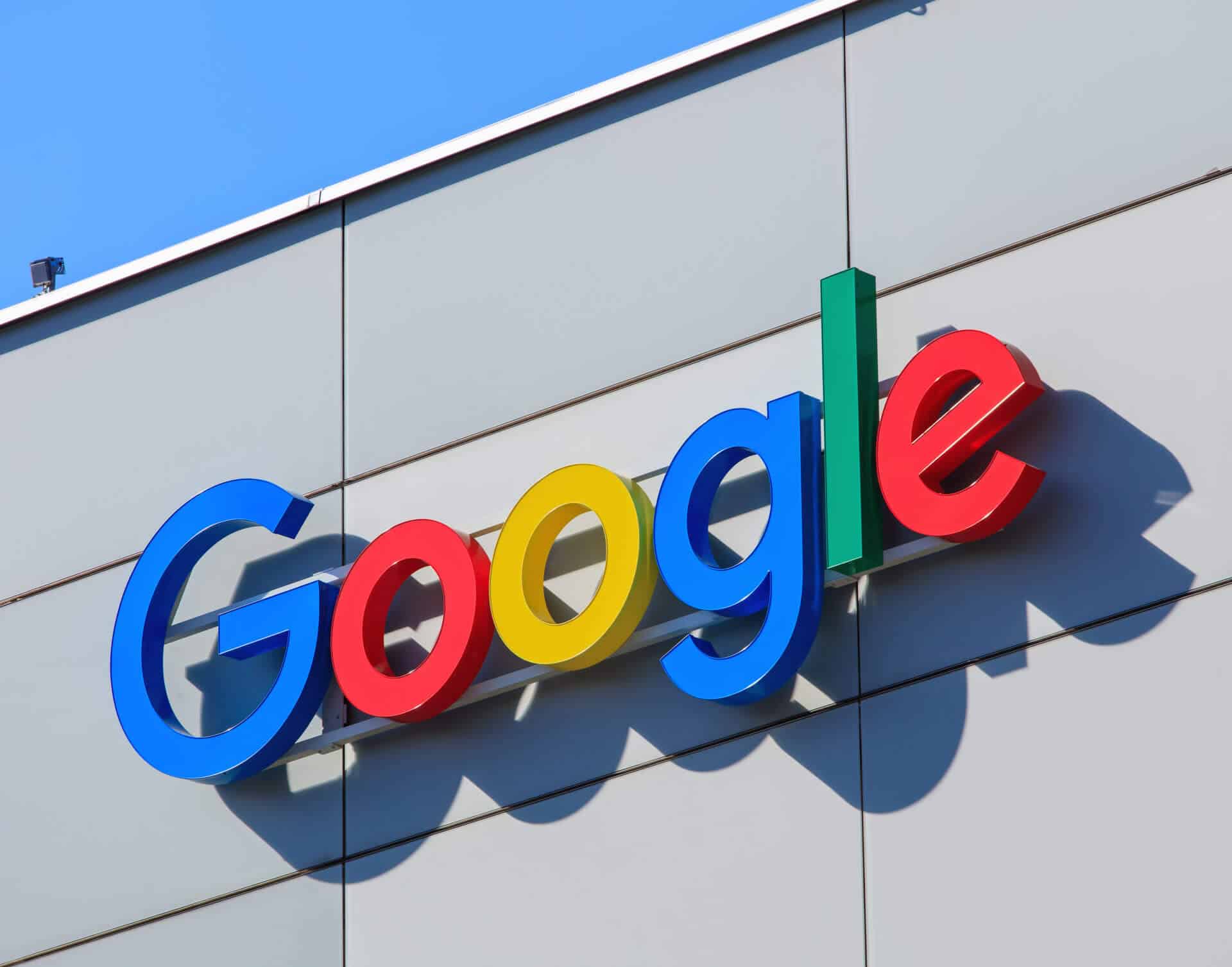 El portavoz de Google, Courtenay Mencini, confirmó el acuerdo el martes, pero dijo: “Seguimos en desacuerdo con las acusaciones de que tratamos a alguien de manera diferente y seguimos comprometidos a pagar, contratar y nivelar a todos los empleados de manera justa”.