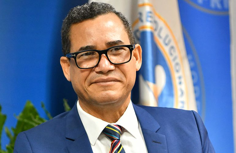 Eddy Olivares, minitro de Trabajo