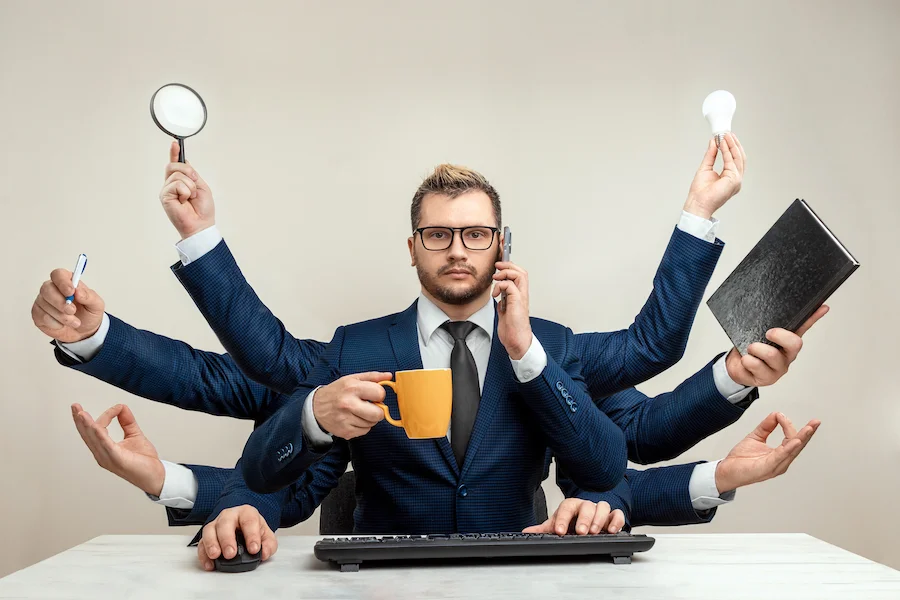 Pluriempleo llegó a 6% en 2024, cuáles sectores fueron referentes del crecimiento