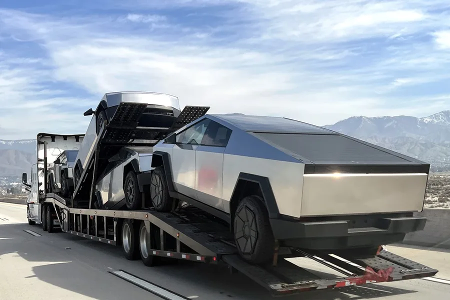 Tesla llama a revisión 46.096 unidades del Cybertruck por defectos en uno de sus paneles