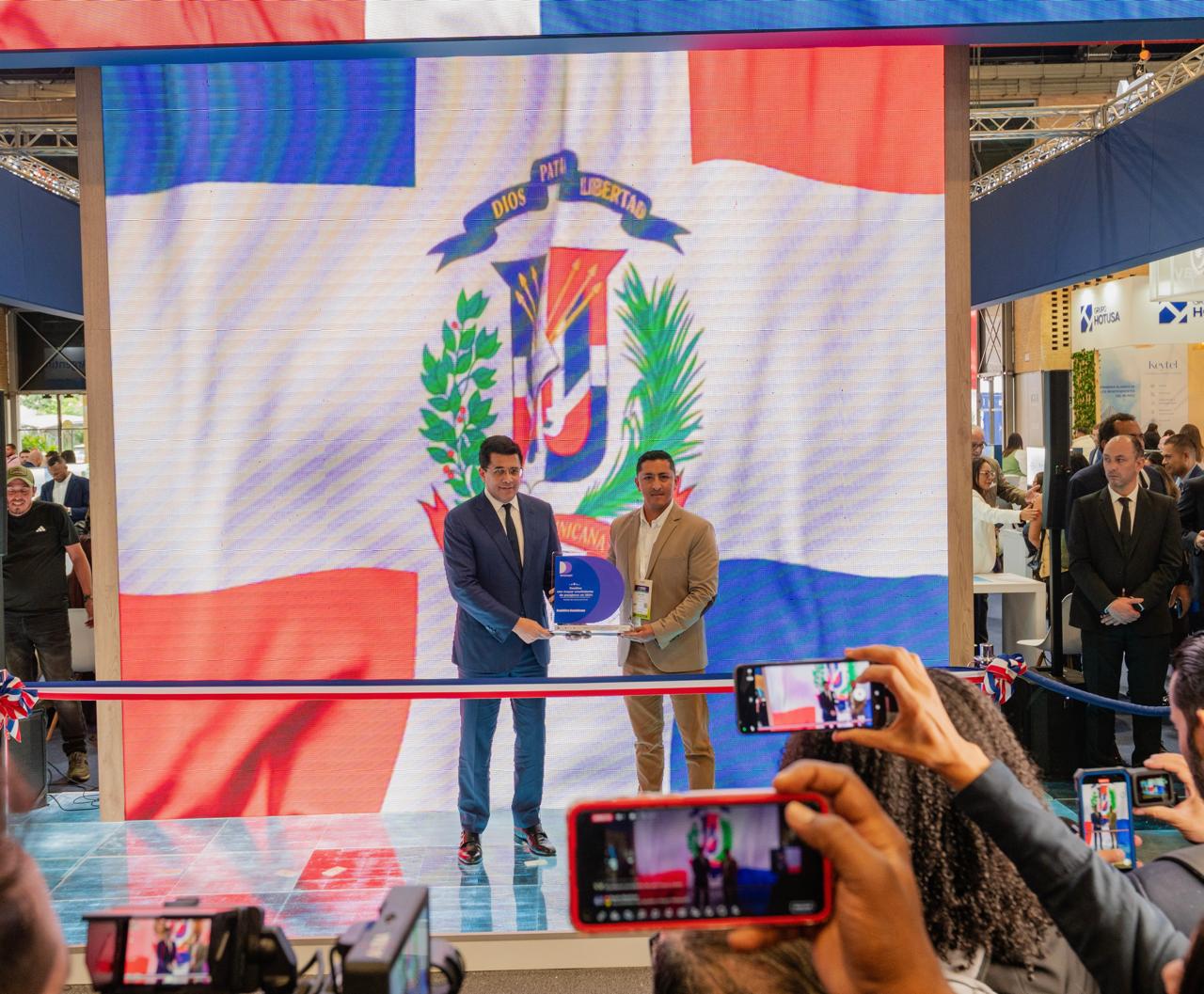 Refuerza sus vínculos para garantizar una mayor conectividad aérea y mayor visita de turistas colombianos al país.