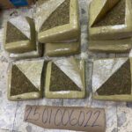 Desmantelan red de microtráfico; confiscan 16 paquetes de marihuana y apresan ocho hombres