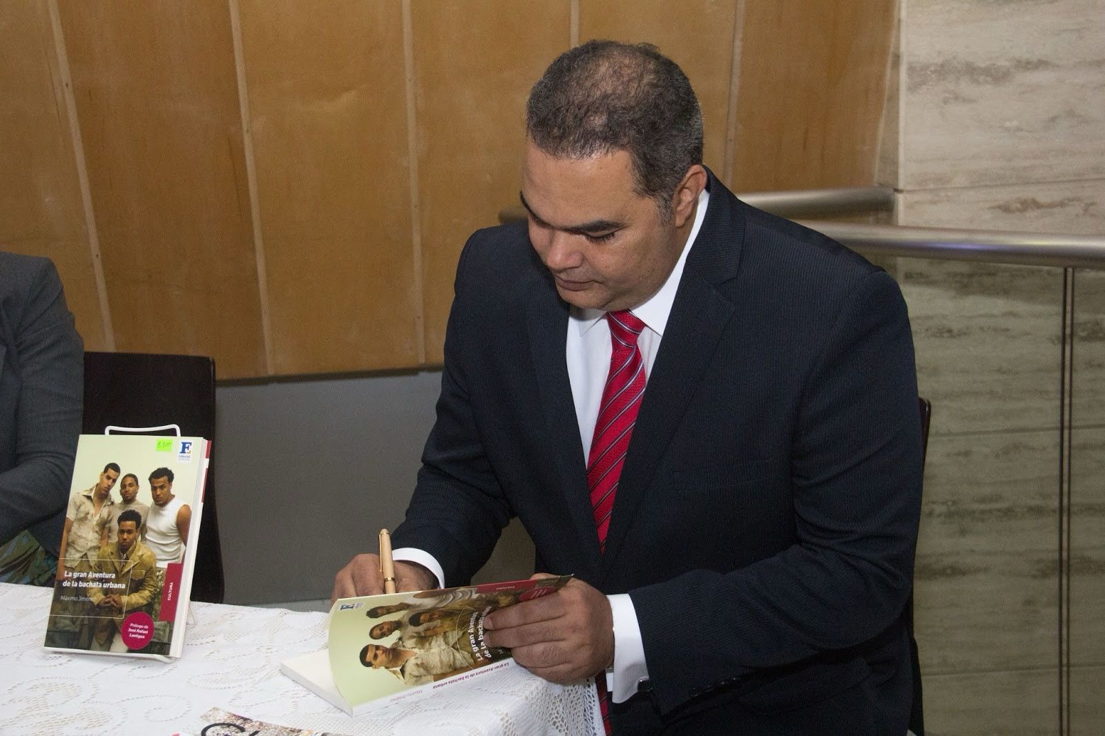 Escritor y periodista Máximo Jiménez.