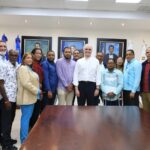 Durante el encuentro, el ministro De Camps, junto a una alta comisión de funcionarios, escuchó los diferentes reclamos del gremio y se comprometió a iniciar las gestiones para dar las respuestas correspondientes.