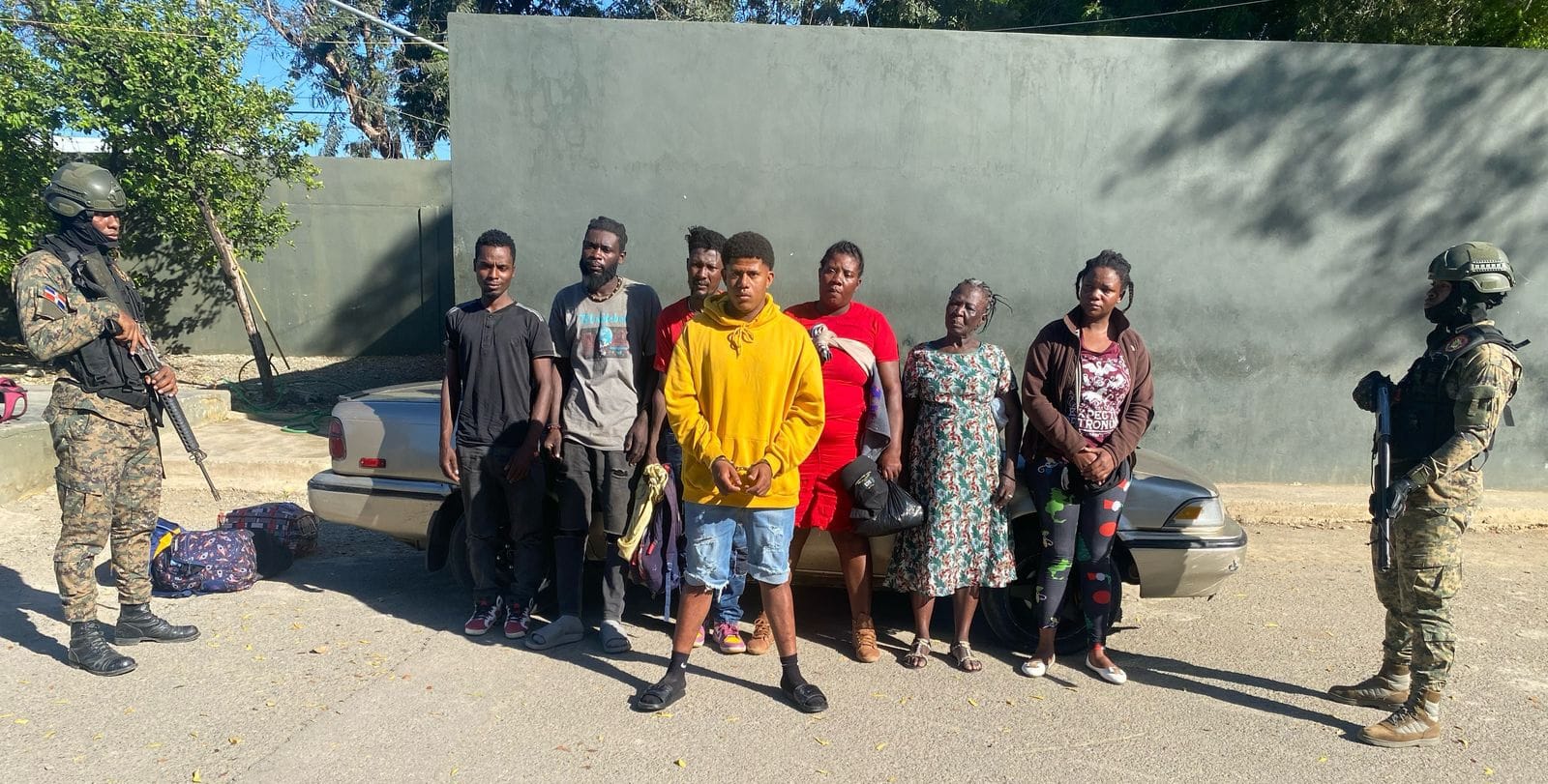 Envían a la justicia a cinco dominicanos por tráfico de 15 indocumentados en Valverde, San Juan de la Maguana y Elías Piña