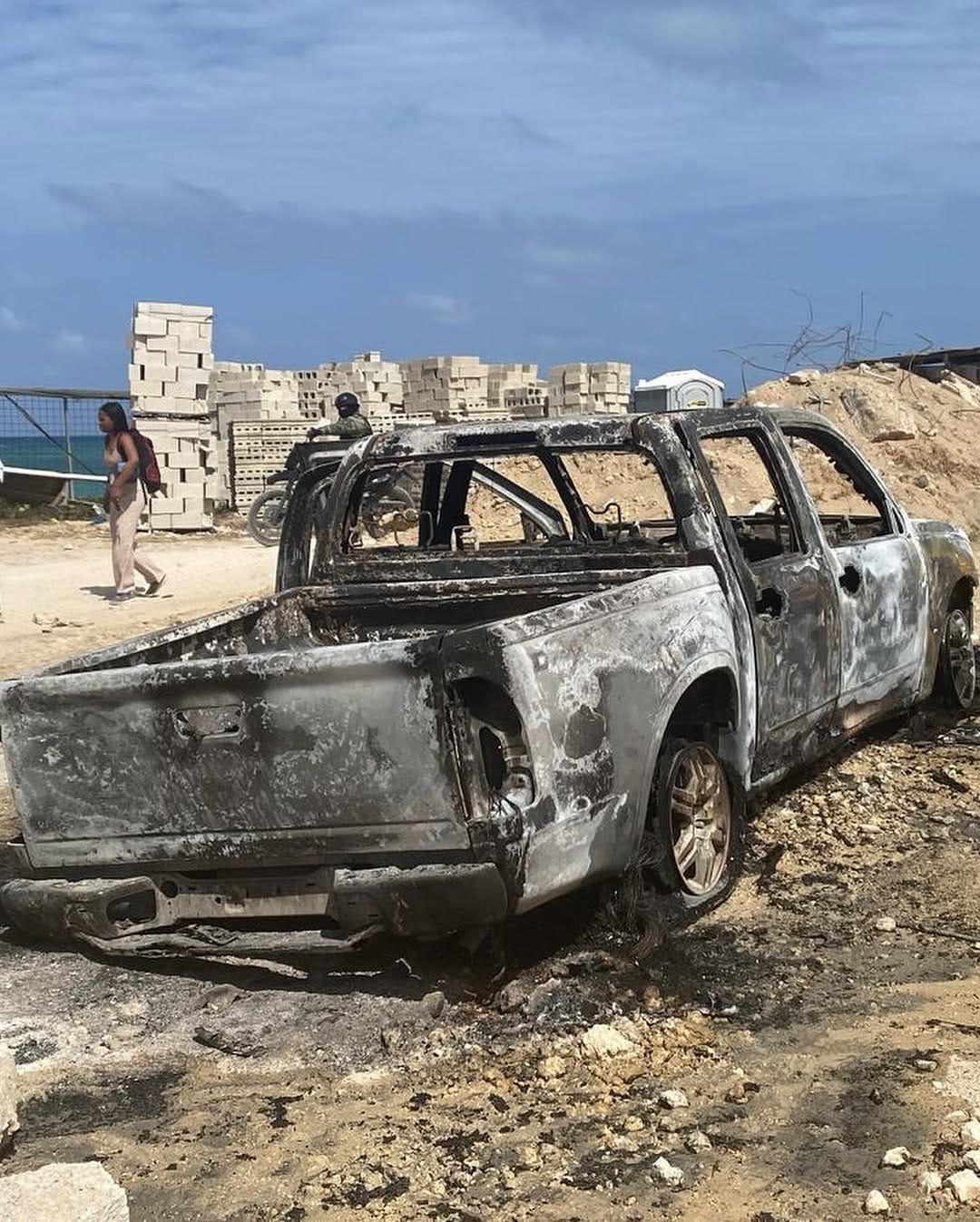 Las autoridades policiales identificaron a Héctor Andrés Ramírez Pérez, como el hombre que mató a un obrero haitiano y resultó herido de arma cortante en un incidente ocurrido en un proyecto de construcción en Uvero Alto, La Altagracia.