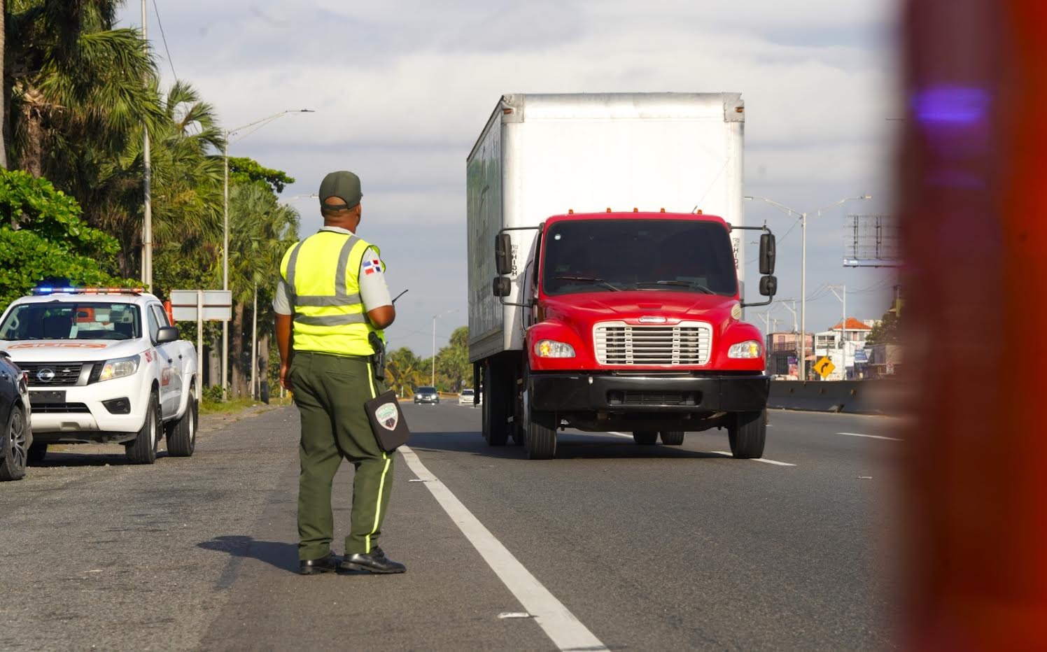 Ambas entidades inician operativos contra conductores que infrinjan la Ley 63-17 en las carreteras