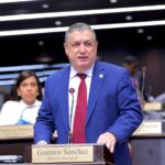 Manifestó que es una práctica excluyente del oficialismo, quienes, valiéndose de una mayoría circunstancial, imponen decisiones, sin procurar los consensos que la democracia reclama.