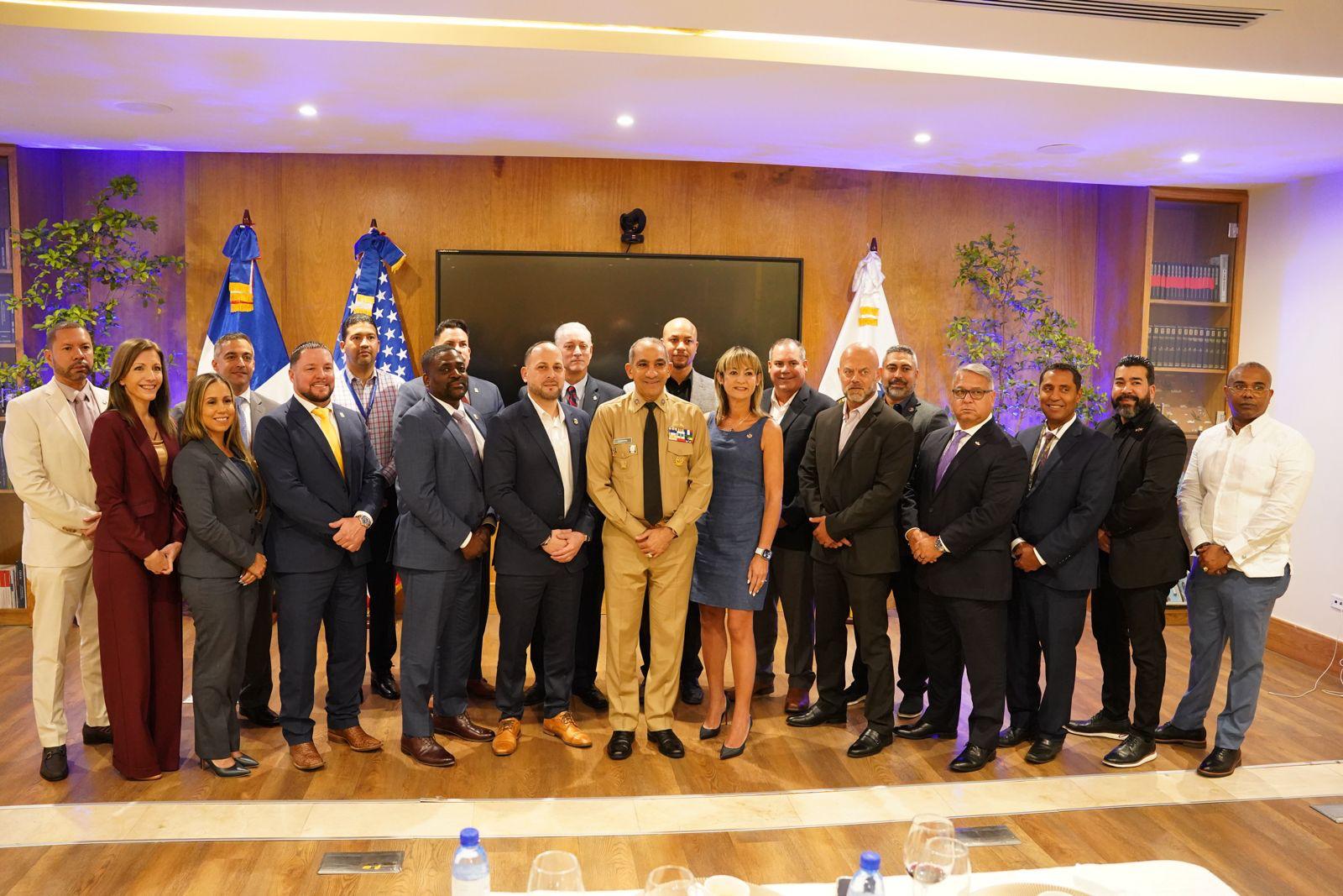 Presidente DNCD se reúne con los jefes de la DEA en Puerto Rico