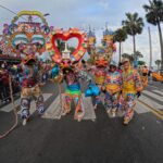 Comparsa Santiago es Leña y Carnaval se alzó con el Gran Premio del Desfile Nacional de Carnaval 2025.