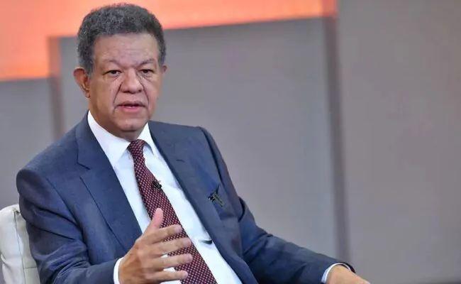 Leonel Fernández advierte sobre desplome económico en RD por descontrol del dólar  