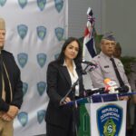 La ministra Faride Raful, acompañada del director de la Policía Nacional, mayor general Ramón Antonio Guzmán Peralta.